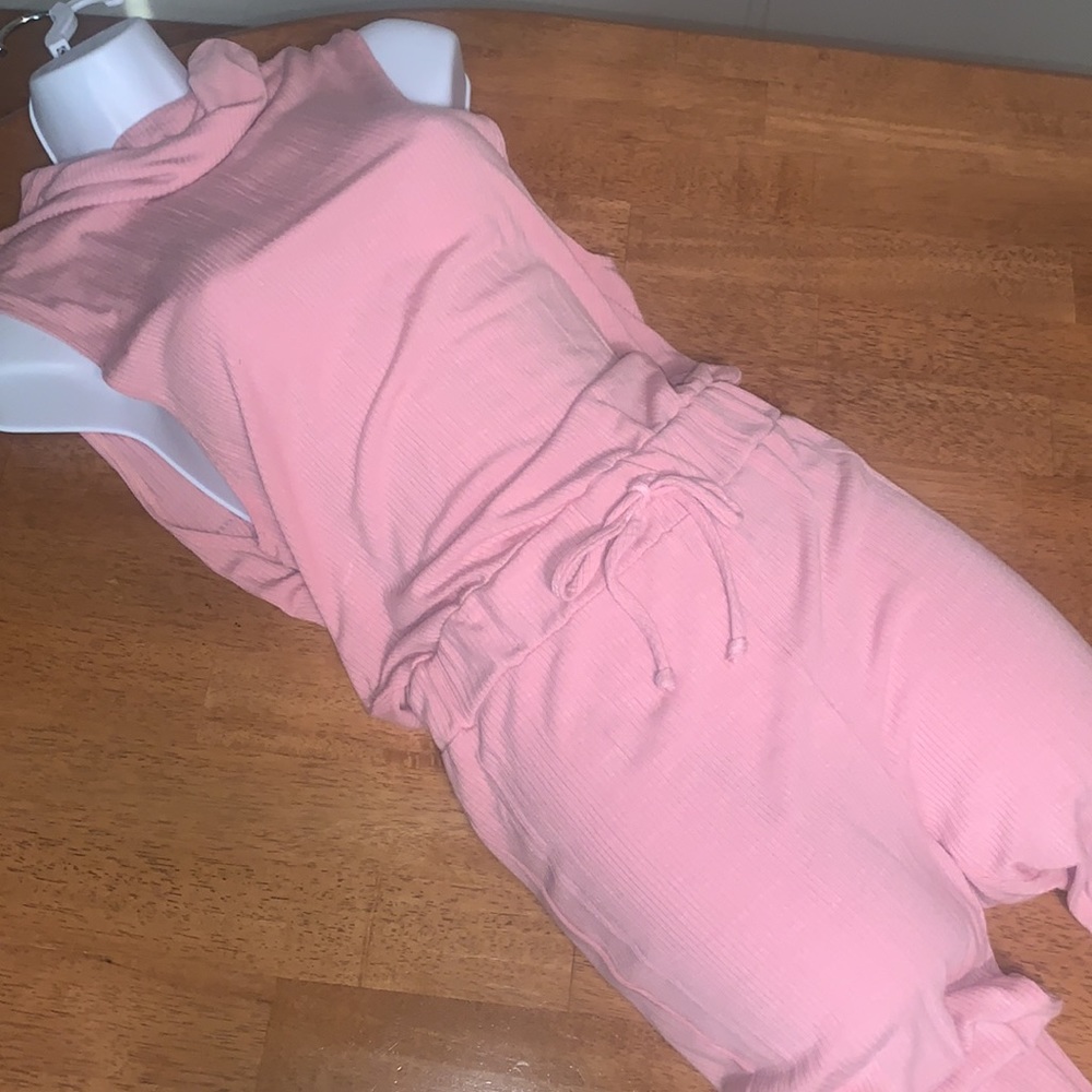 Soft blush pink Cowl neck line, sleeveless jumpsuit. Size medium NWOT, c…